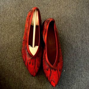 Hispanitas red snake print shoes